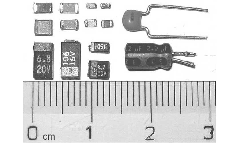 Ukuran beragam jenis kapasitor
